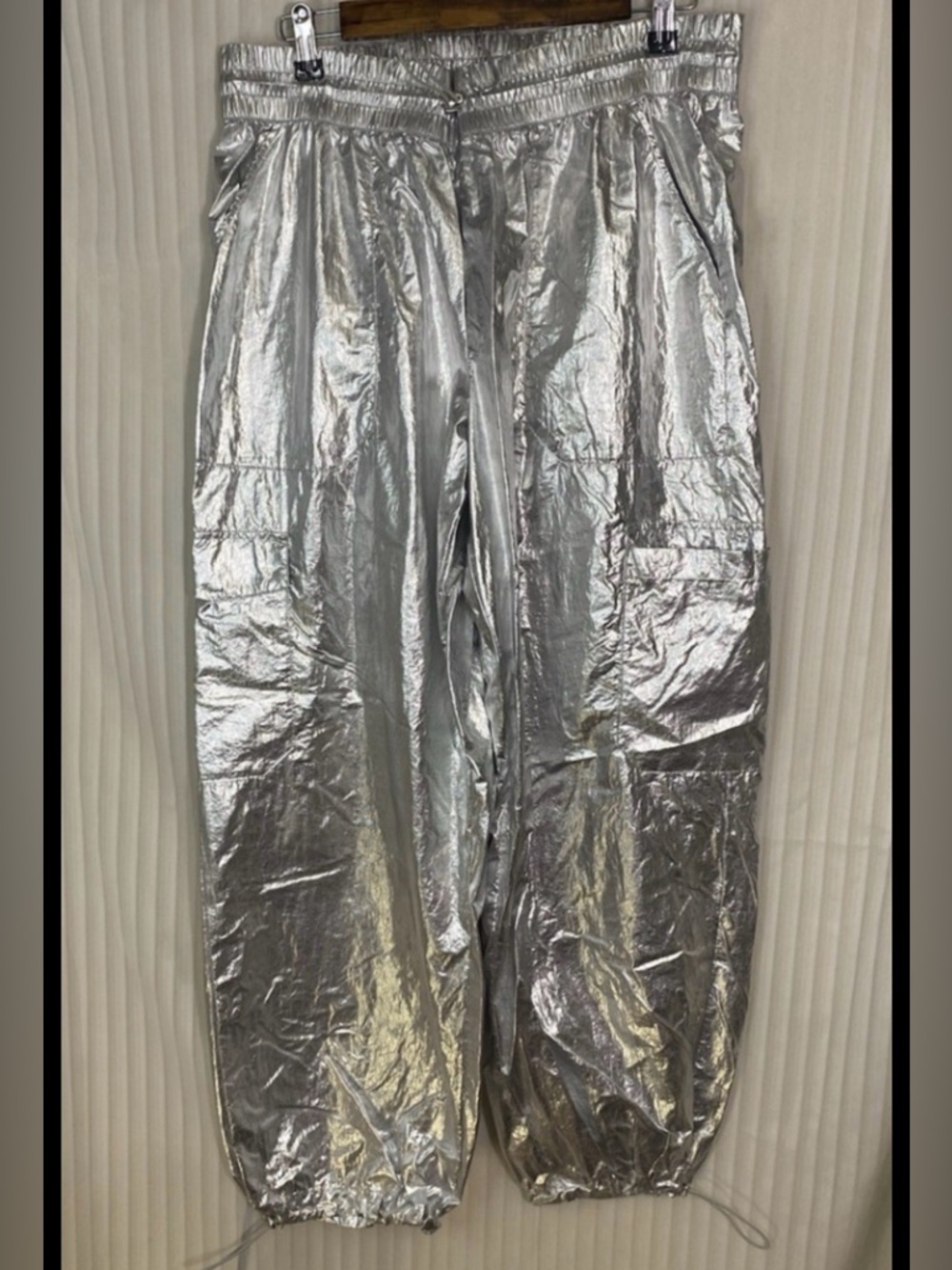 A New Day NWOT Metallic Silver Cargo Pants Womens XL High Rise Joggers Shiny